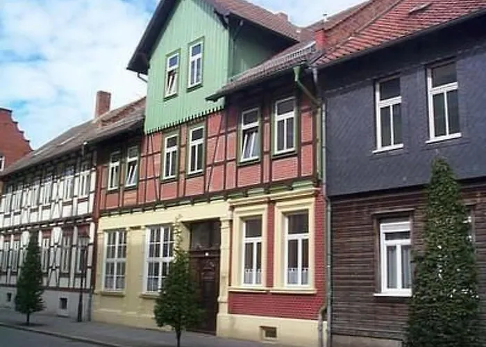 In Mit Garten By Interhome ורניגרוד