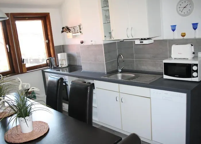 In Mit Garten By Interhome בית נופש ורניגרוד